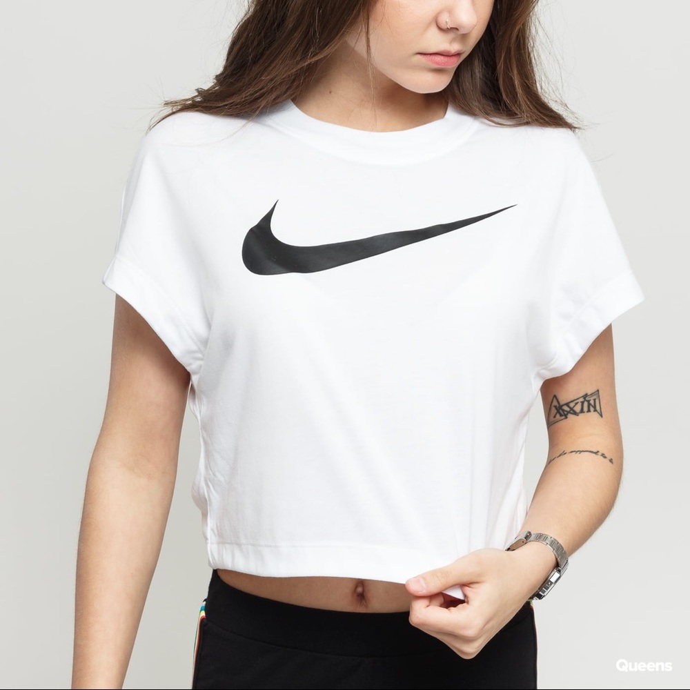 NIKE SWOOSH CROP TOP PLUS